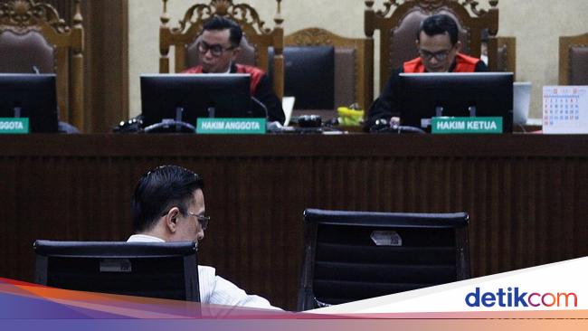 Hakim: Izin Impor Gula Mentah Hasil Ketidakcermatan Tom Lembong