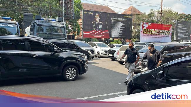 King Abdi Penuhi Panggilan Polisi Buntut Viral Promosi Toko Miras Malang