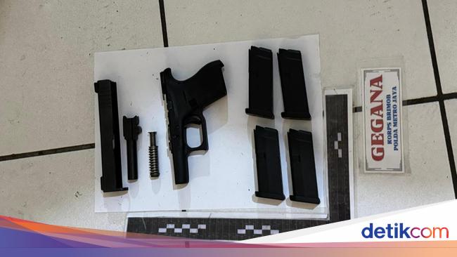 Koper Berisi Senpi-Granat di Kos Jaksel Ternyata Milik WN Filipina