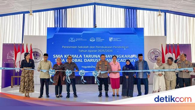 Kapolri Resmi Buka Sekolah Unggulan SMA Kemala Taruna Bhayangkara di Sleman