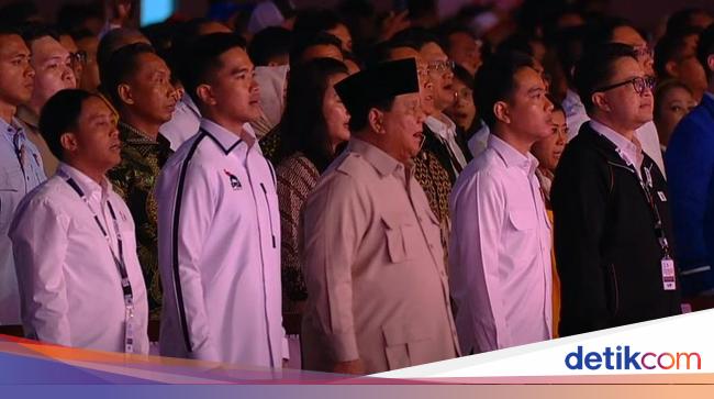 Kader PSI Nyanyikan Yel-yel '2 Periode' Saat Prabowo Tiba di Kongres