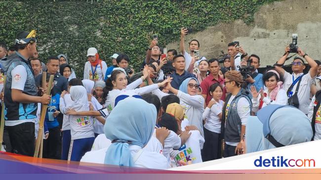 Selvi Ananda hingga Menteri PPPA Main Ular Naga Bareng Anak-anak di CFD