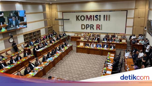 Rapat di DPR, Ketua Peradi Tegaskan Advokat Dukung RKUHAP Segera Disahkan