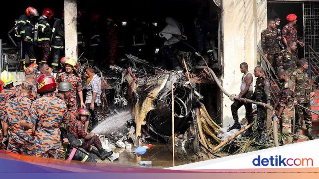 Pilu 25 Orang Tewas Saat Pesawat Latih Bangladesh Jatuh Menimpa Sekolah