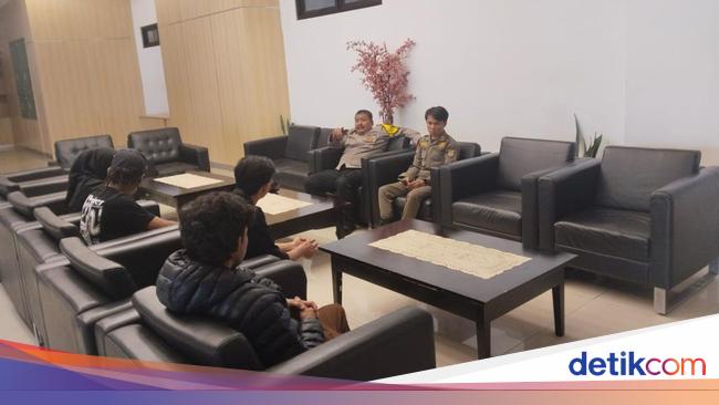 Bhabin Polres Bogor Mediasi Kasus Video Settingan di Stadion Pakansari, Jaga Kondusivitas