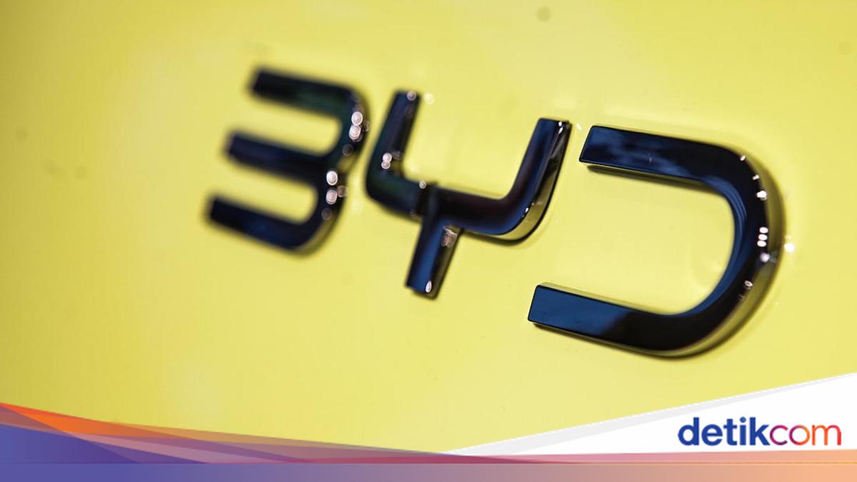 Penjualan BYD sepanjang Oktober 2025 melesat. BYD bahkan menyalip Honda, Suzuki, hingga Mitsubishi dan bertengger di posisi ketiga daftar mobil terlaris.