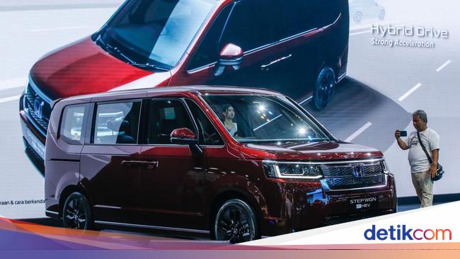 Tampang Honda StepWGN Hybrid yang Harganya Rp 629 Juta!