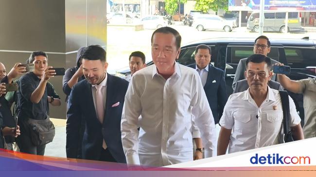 Jokowi Tiba di Polresta Solo, Hadiri Pemeriksaan Tuduhan Ijazah Palsu