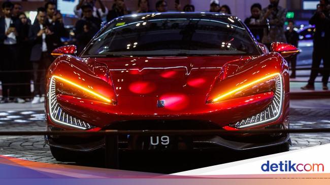 Kaget, Mobil YangWang U9 Bisa Joget di GIIAS 2025