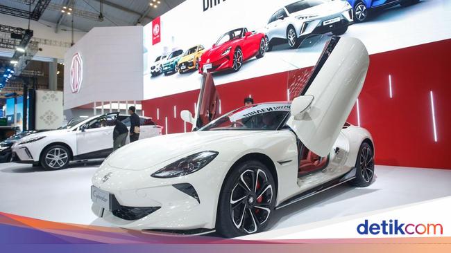 Melihat Lebih Dekat MG4 EV MAX dan MG Cyberster