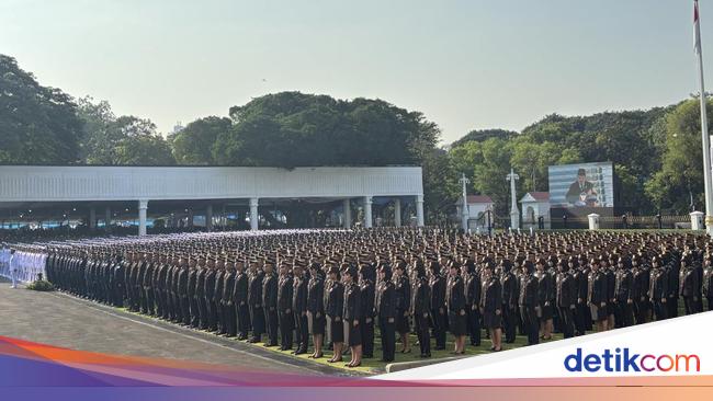 Prabowo Resmi Lantik 2.000 Perwira TNI-Polri 2025