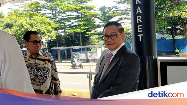 Kesan Pramono Pertama Kali Naik TransJ Pakai Jas: Rasa Mau ke Kawinan