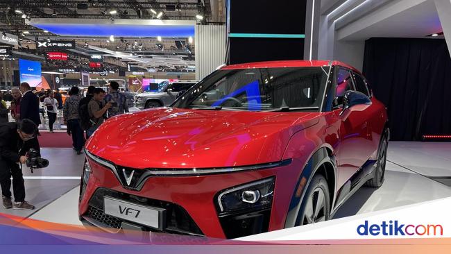 Intip Spesifikasi VinFast VF7 yang Baru Meluncur di GIIAS 2025