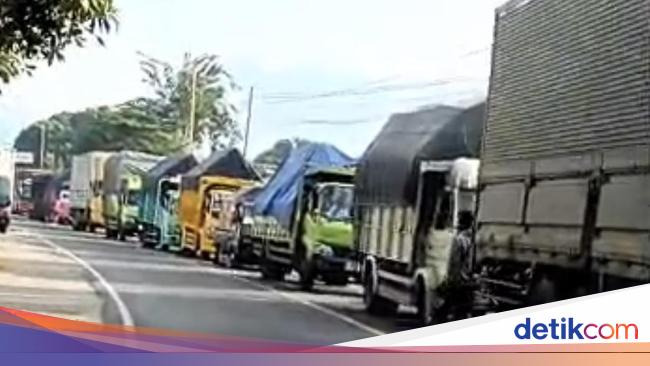 Antrean Logistik Ketapang Mengular hingga 30 Km
