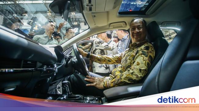 Menperin Agus Gumiwang Resmikan GIIAS 2025