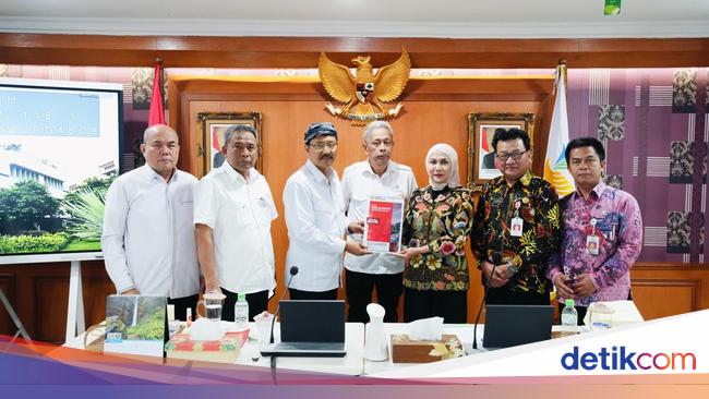 Mensos &amp; 8 Kepala Daerah Bahas Arahan Prabowo soal Bansos-Sekolah Rakyat