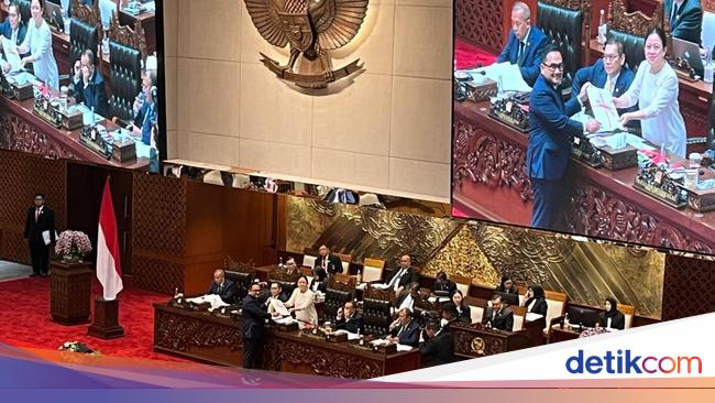 DPR Sahkan 10 RUU Kabupaten-Kota Jadi Undang-Undang