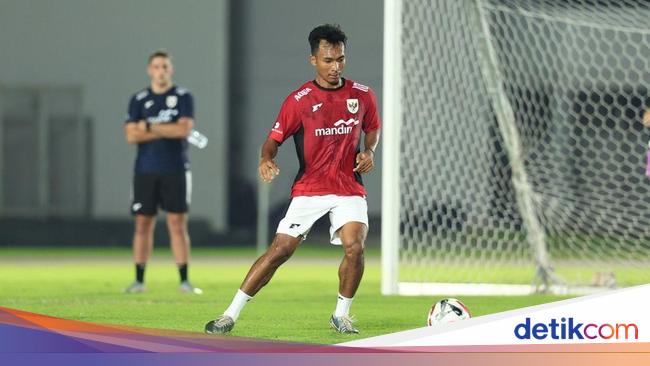Robi Darwis, Dua Legenda yang Tersemat dalam Satu Nama