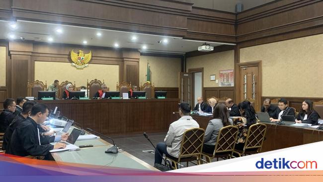 Cerita Saksi Diminta Eks Dirut ASDP Antar Bingkisan Emas ke Pejabat BUMN