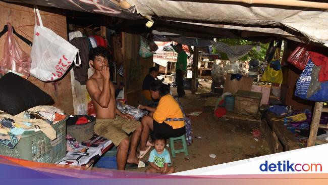 Beras, Rokok hingga Kopi Paling Banyak Dibeli Orang Miskin di RI