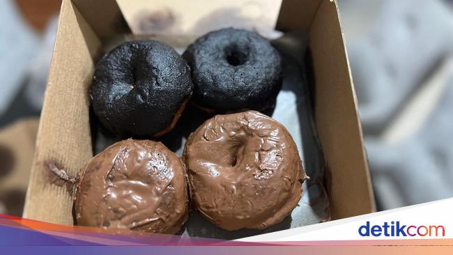 Pinkan Mambo Jualan Pisang Goreng Madu, 1 Biji Harganya Rp 30 Ribu!