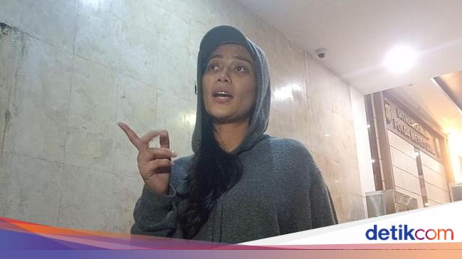 Kronologi Erika Carlina Diancam Karirnya Hancur hingga Polisikan DJ Panda