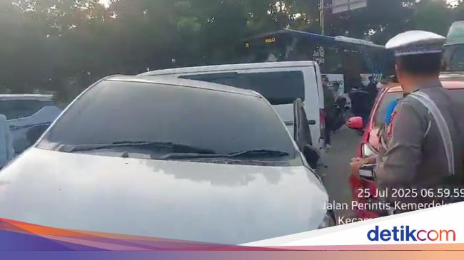 Kesaksian Detik-detik Truk Hilang Kendali Tabrak Belasan Kendaraan di Jaktim