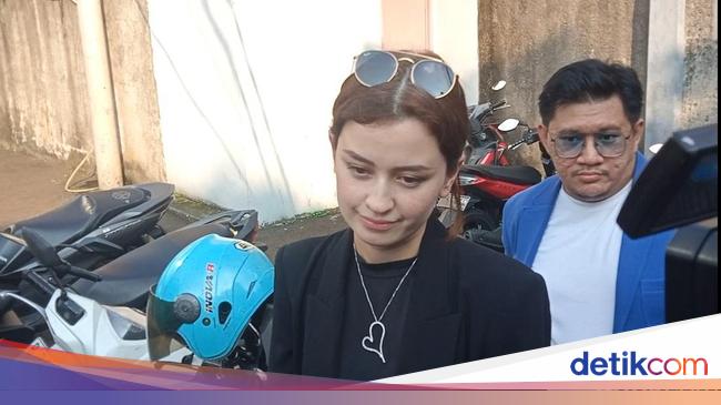 Penjelasan Kimberly Ryder Soal Ibunda Semprot Edward Akbar