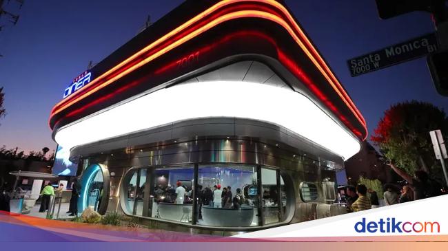 Mengintip Resto Tesla Diner Milik Elon Musk yang Futuristik