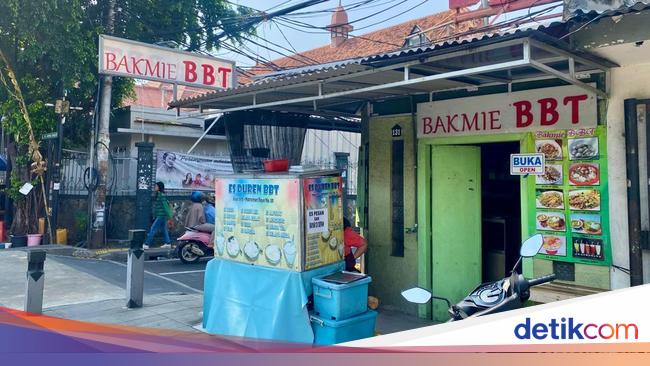 Yuk! Sarapan Bakmi Legendaris Enak di Tempat Bekas Toko Kelontong