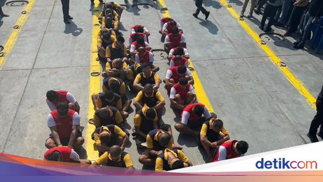 Giliran 37 Warga Binaan Risiko Tinggi dari Jatim Dipindah ke Nusakambangan