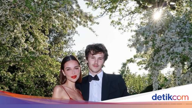 Cruz Beckham Romance: 10-Year Age Gap Affair