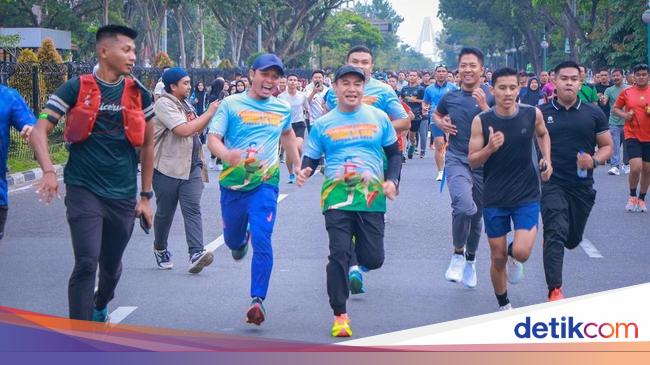 Walkot Pekanbaru Puji Kolaborasi Semua Pihak Padamkan Karhutla di Riau