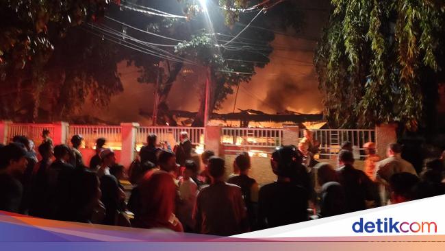 Lalin Dialihkan Imbas Kebakaran Pasar Taman Puring, Ini Rutenya