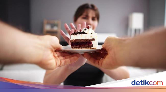 Wanita Niat Baik Kasih Cheese Tart ke Tuan Rumah, Tapi Ditolak!