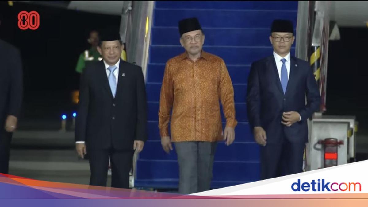 Tiba di Jakarta, PM Anwar Ibrahim Bertemu Prabowo di Istana Besok