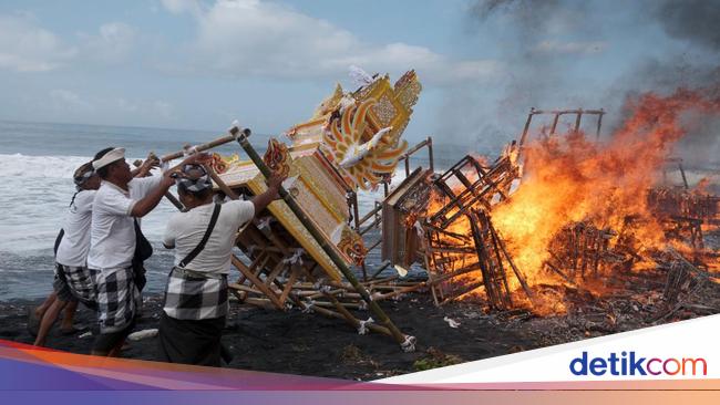Setelah 30 Tahun, Puri Saren Kangin Kembali Gelar Baligia Bukhur