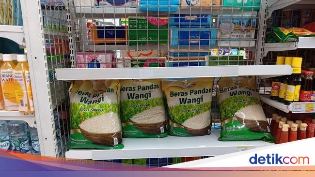 Stok Beras di Minimarket Seret, Cuma ada Merek Ini