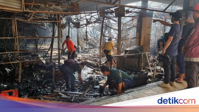 Pramono Janji Segera Perbaiki Pasar Taman Puring yang Ludes Terbakar