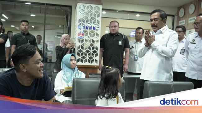 Menteri Imipas Sapa Warga di Kantor Imigrasi Malang: Ada Pungutan Liar?