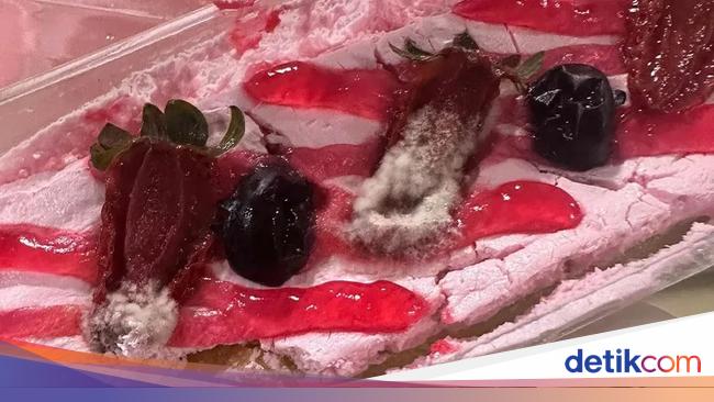 Zonk! Beli Tiramisu Rp 1,4 Juta yang Datang Malah Kue Jamuran