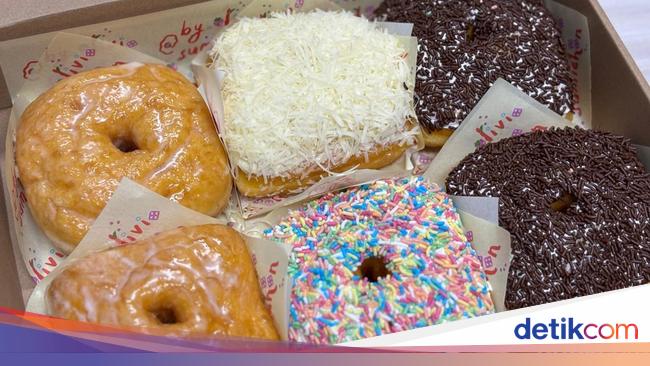 Rekomendasi 5 Donat Ubi yang Lembut dan Nikmat Full Topping