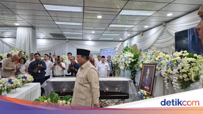 Prabowo Cerita WA Terakhir dari Kwik Kian Gie: Beliau Banyak Beri Nasihat
