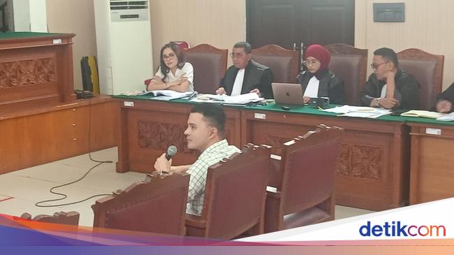 Kesaksian Oky Pratama: Reza Gladys Rajin Chat dan Telepon soal Nikita Mirzani