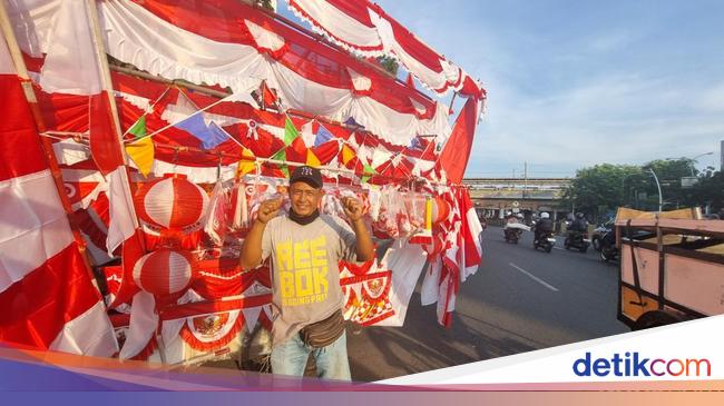 Cerita Pedagang Bendera di Matraman Jaktim Pernah Dapat Order 100 Meter