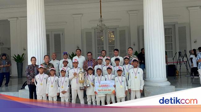 Pramono Bangga Tim Sepakbola Pelajar U-12 DKI Juara Dana Cup di Denmark