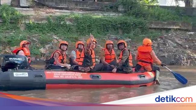 Pramono Susur Sungai Ciliwung, Janji Bakal Tata Lebih Rapi
