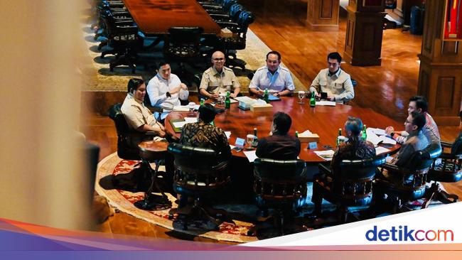 Prabowo Ratas Bareng Luhut dan Jajaran DEN, Ini yang Dibahas