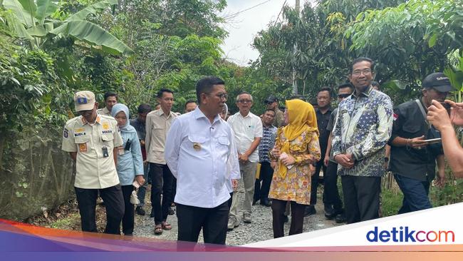 Bangun Jalan Desa di Maja Lebak, Andra Soni Minta Ada Pembatasan Kendaraan