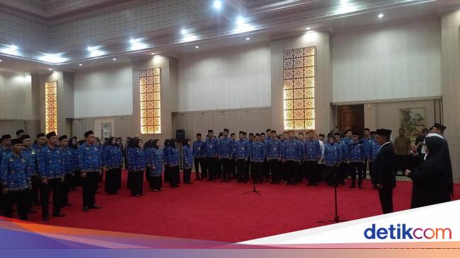 Serahkan SK P3K Provinsi Banten, Andra Minta Para Pegawai Siap Kerja